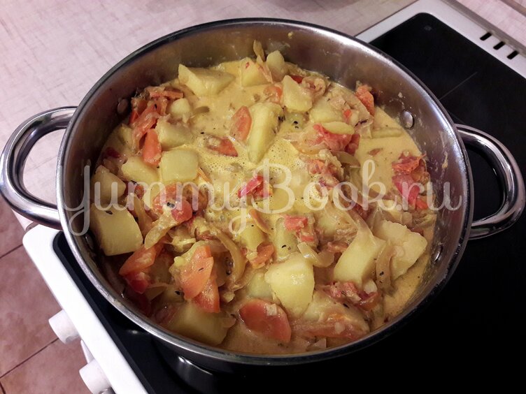 Тушёный картофель с овощами в сливочном соусе - шаг 13