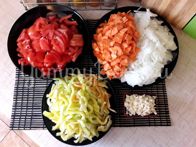 Тушёный картофель с овощами в сливочном соусе - шаг 2