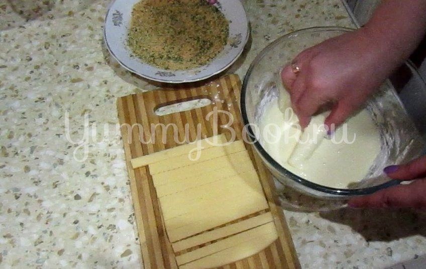 Горячая закуска из сыра в кляре (Сырные палочки) - шаг 2