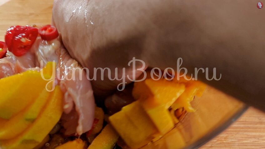 Шашлык из курицы в маринаде из манго - шаг 7