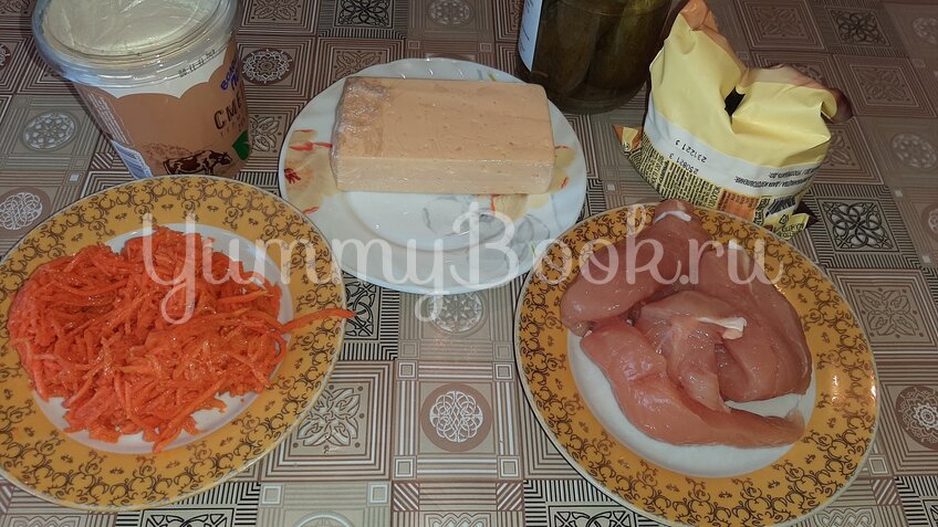 Салат с курицей, сыром и морковью по-корейски - шаг 1