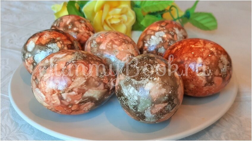 Мраморные яйца на Пасху (только натуральные красители) - шаг 3