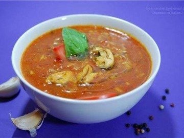Суп томатный с рисом и мидиями