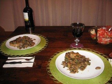 Свинина (Pork chops) c белым вином,семенами фенхеля и грибами