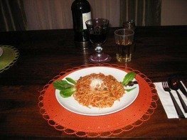 Паста (Linguine) с красным соусом и мидиями (Italian Cuisine)