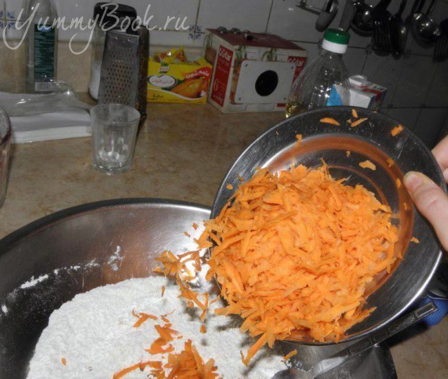 Морковный пирог с имбирем - шаг 4