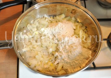 Пирог с ветчиной, курицей и луком - шаг 5