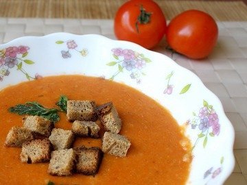 Томатный суп-пюре с фасолью и рисом