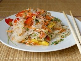 Салат из фунчозы по-корейски