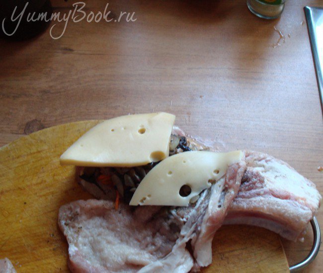 Кармашки из мяса с грибами и сыром (1 вариант) - шаг 2
