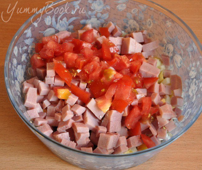 Салат с ветчиной и помидорами - шаг 4