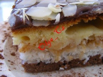 Яблочно-кокосовый пирог/торт с халвовой глазурью
