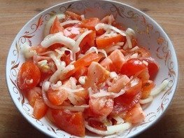 Острый салат из помидоров
