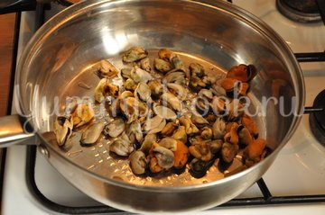 Паста Нери с морепродуктами - шаг 2