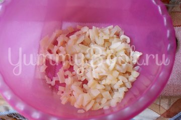 Салат "Идеал" с кальмарами и сыром - шаг 1