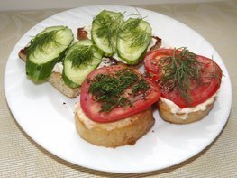 Горячие бутерброды с помидорами