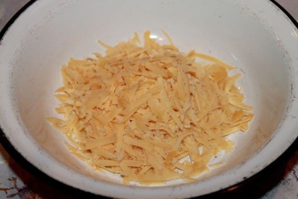 Гренки с сыром и чесноком - шаг 2