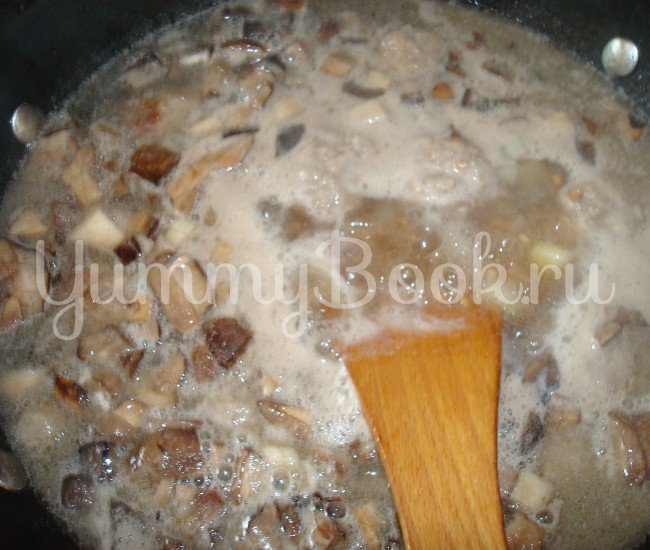 Суп с грибами и фрикадельками в мультиварке - шаг 3