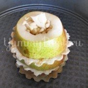 Запеченная груша с сыром и орешками - шаг 4