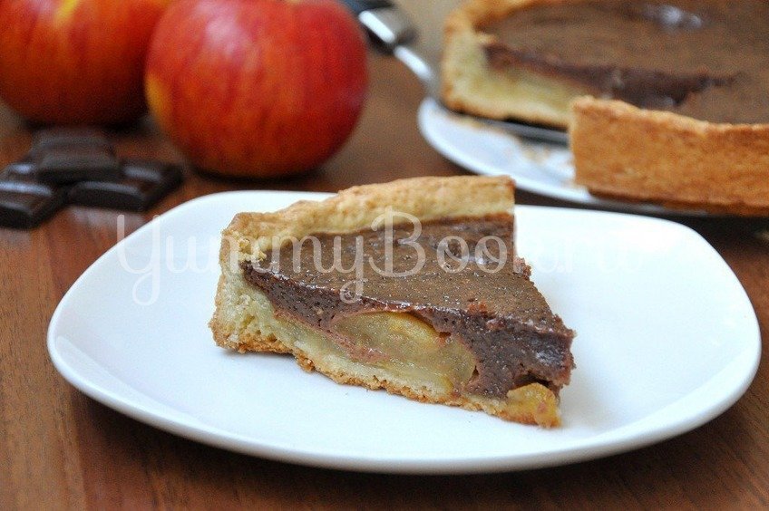 Пирог с яблоками, карамелью и шоколадом