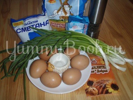 Пирог с зеленым луком и яйцом - шаг 1