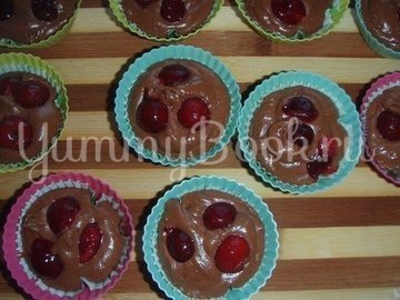 Маффины шоколадно-вишневые - шаг 5