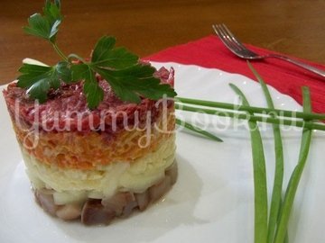 Салат "Сельдь под шубой" - шаг 8