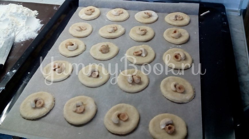 Песочное печенье с орехами на кефире - шаг 11