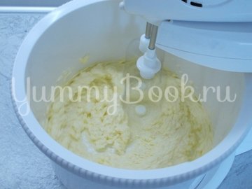 Ванильный кекс с сушеными вишнями - шаг 2