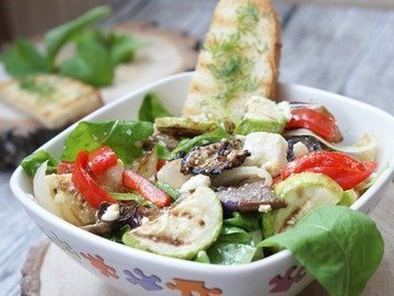 Салат из печеных овощей с фетой