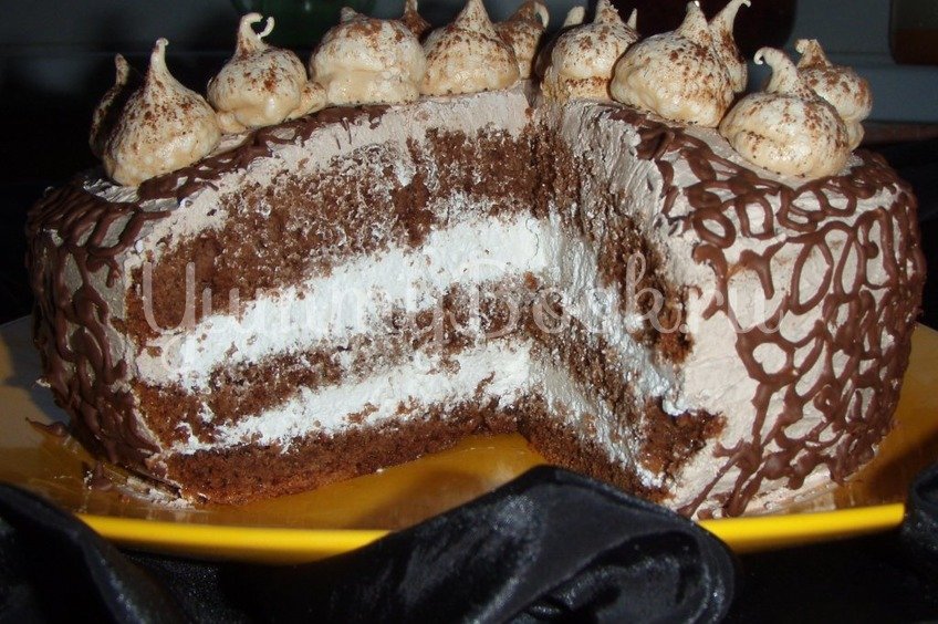 Торт «Шоколадно-кофейный со сливочно - творожным кремом и безе»