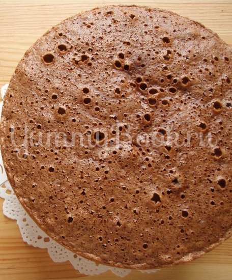 Торт «Шоколадно-кофейный со сливочно - творожным кремом и безе» - шаг 5