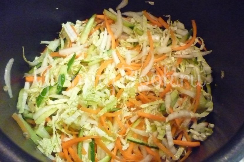 Салат с фасолью и тунцом - шаг 11