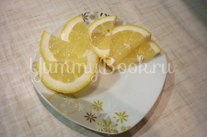 Скумбрия с &quot;остринкой&quot;, запечённая с томатом, луком и лимоном - шаг 7