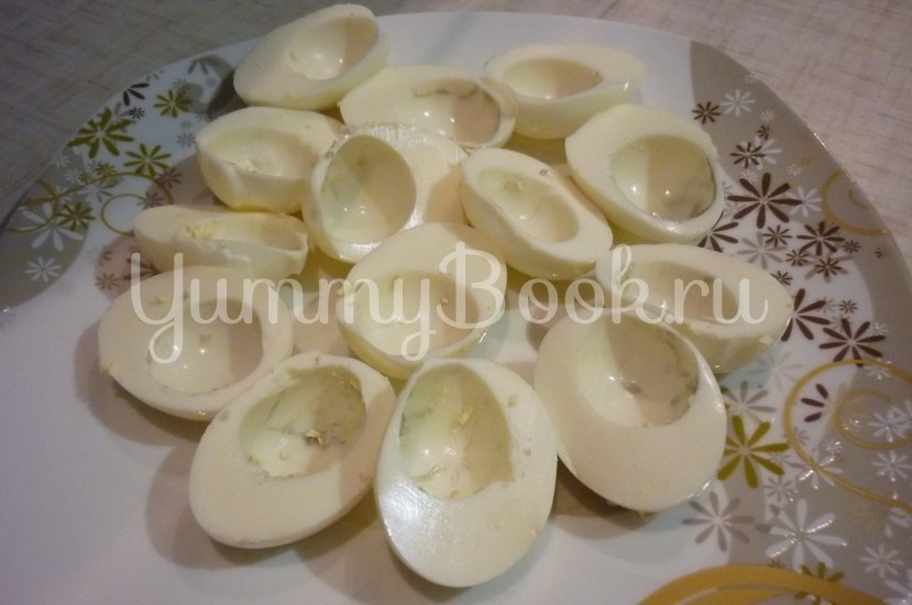 Фаршированные яйца (закуска к праздничному столу) - шаг 8