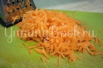 Лёгкий салат с капустой, морковью и яблоком - шаг 3