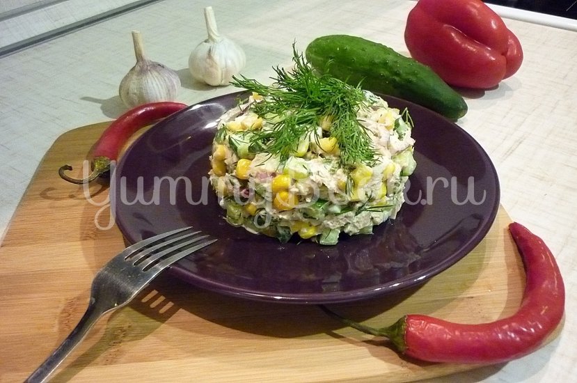 Лёгкий салат с тунцом и овощами - шаг 8