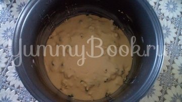 Пирог с зеленым луком и яйцом в мультиварке - шаг 8