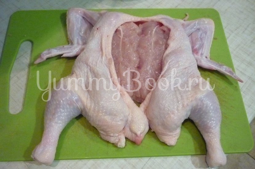Нежная фаршированная курица без костей - шаг 15