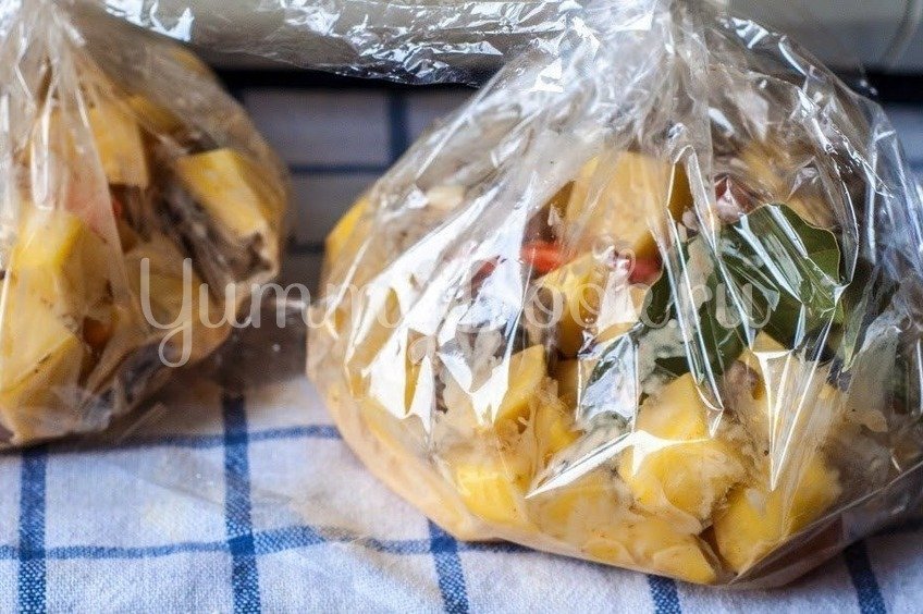 Запеченная картошечка с грибами и сметаной