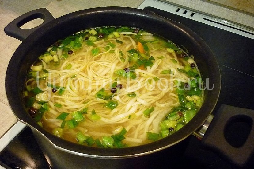 Куриный суп с лапшой, имитирующий японскую кухню - шаг 13