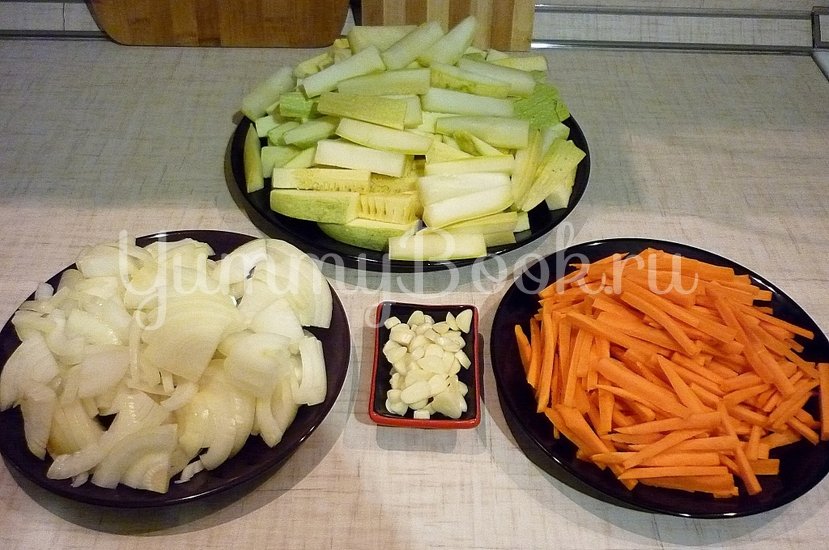 Тушёные кабачки с овощами - шаг 2