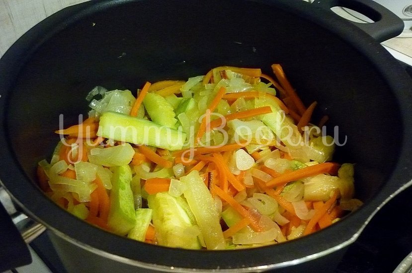 Тушёные кабачки с овощами - шаг 10