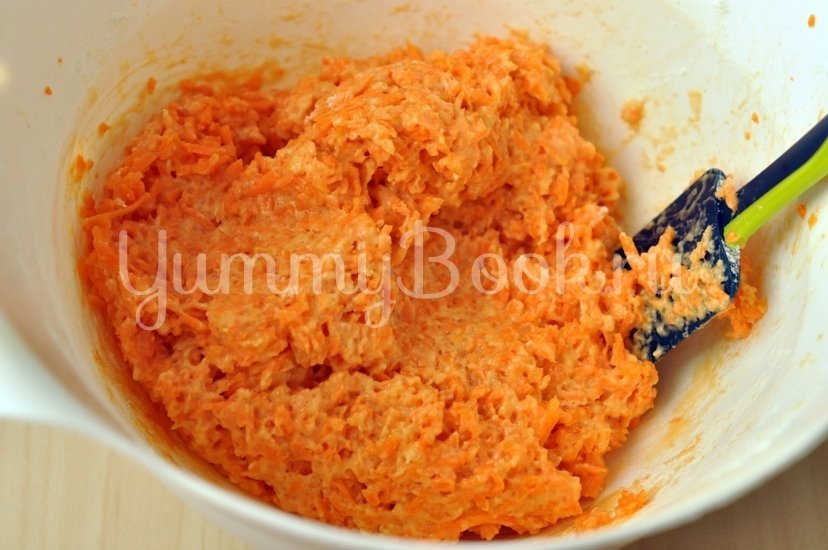 Морковный кекс с орехами - шаг 4