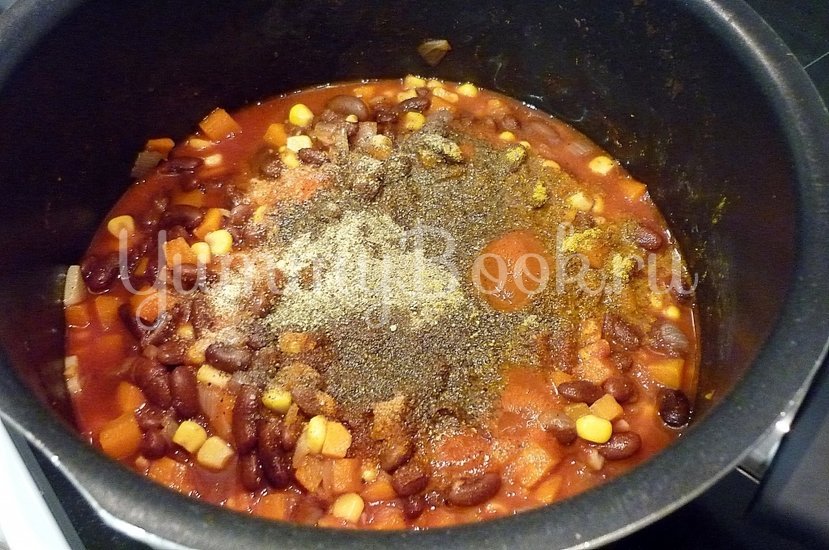 Тушёная фасоль с овощами в томатном соусе - шаг 9