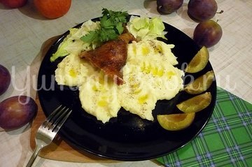 Утка, запечённая со сливами и яблоками - шаг 7