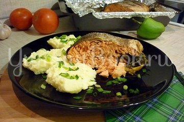 Нерка, запечённая с кинзой и лимоном - шаг 9