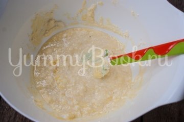 Творожная запеканка со сливами - шаг 2