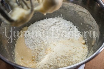 Пирог со сливами в мультиварке - шаг 3