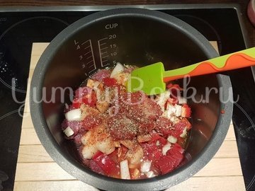 Гуляш из говядины в мультиварке - шаг 7
